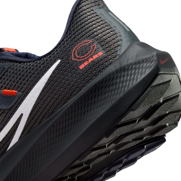 Unisex Nike  Anthracite Chicago Bears Zoom Pegasus 40 Running Shoe - Image 8