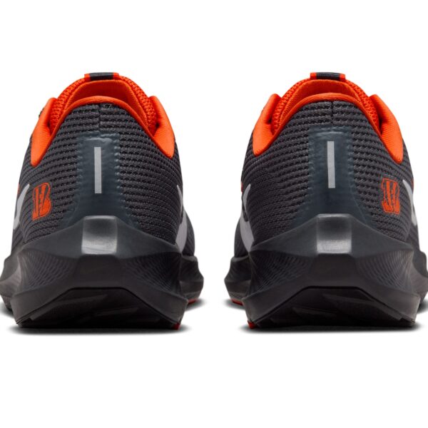 Unisex Nike  Anthracite Cincinnati Bengals Zoom Pegasus 40 Running Shoe - Image 5